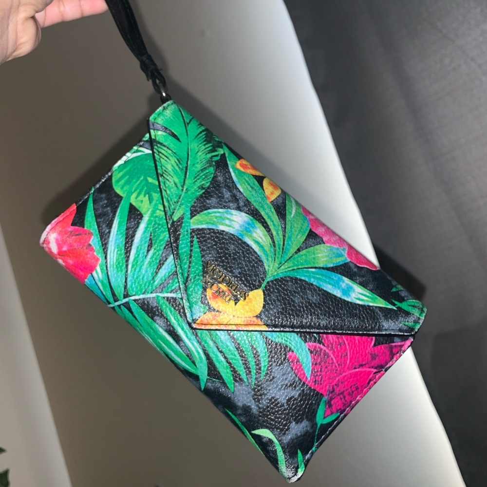 SOLD‼️VICTORIA SECRET WALLET💚